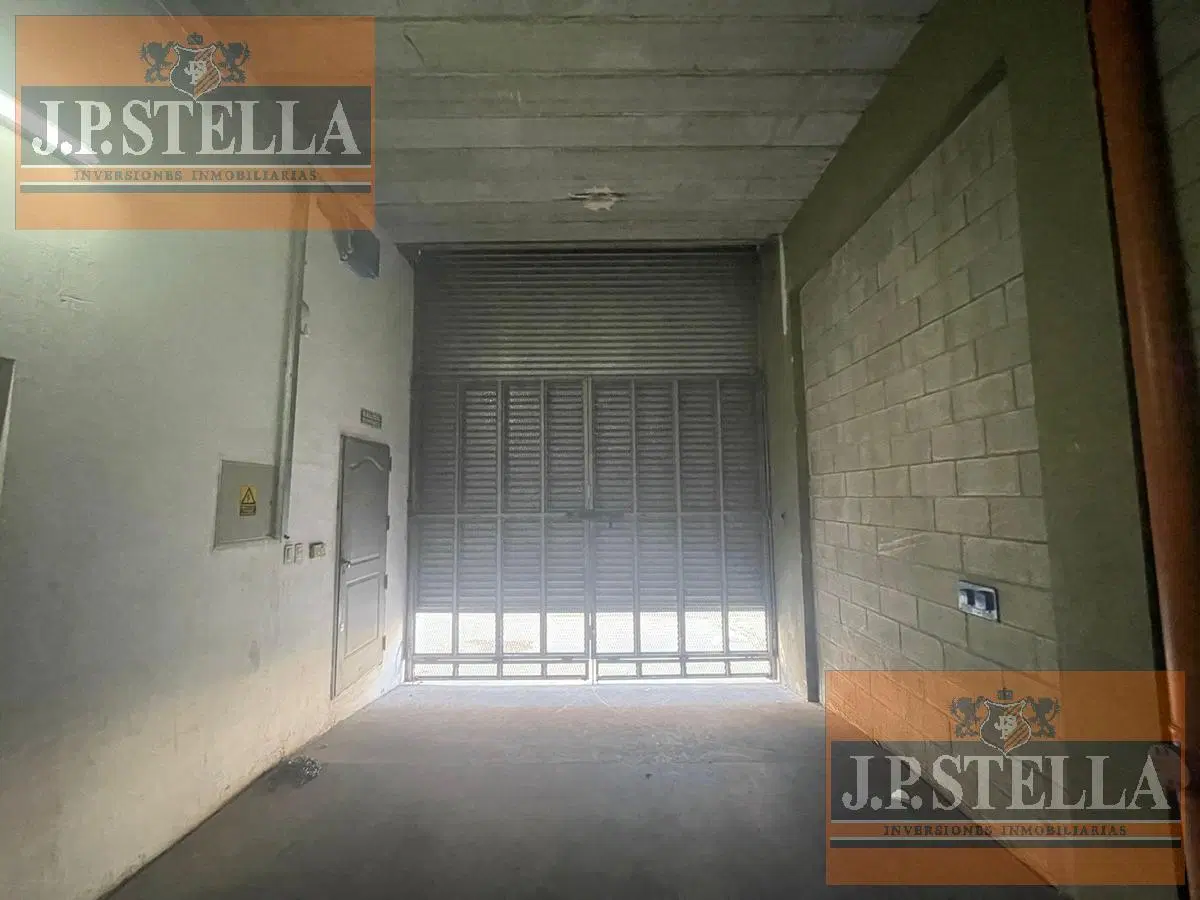 Galpón Industrial 2 Plantas 1.100 m² c/ Oficinas y Vestuarios - San Justo 2