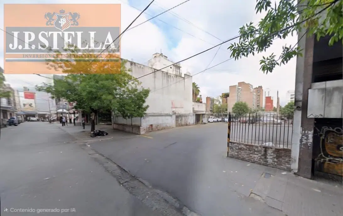 Fracción Comercial de 3.954 m² con frente a 3 calles en Moron Centro 3