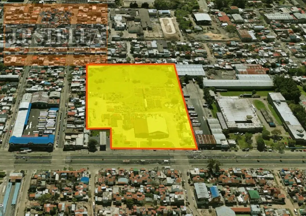 Fracción Industrial 37.000 m² con 3.439 m² de Mejoras - 110 m de frente s/ avenida - Tablada 1