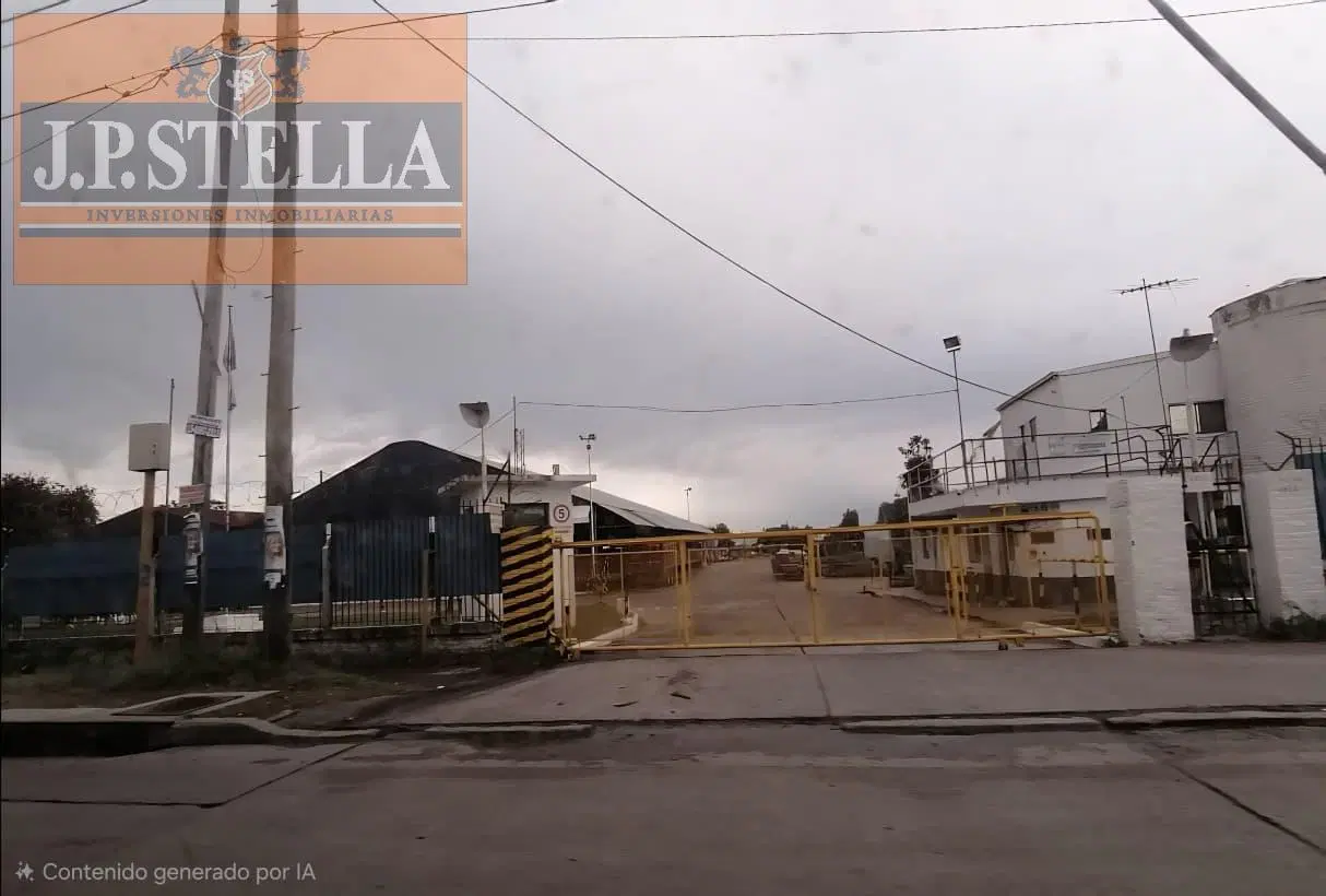 Fracción Industrial 37.000 m² con 3.439 m² de Mejoras - 110 m de frente s/ avenida - Tablada 4