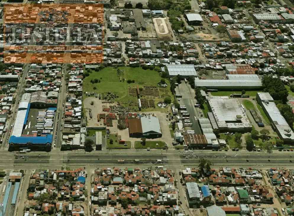 Fracción Industrial 37.000 m² con 3.439 m² de Mejoras - 110 m de frente s/ avenida - Tablada 1