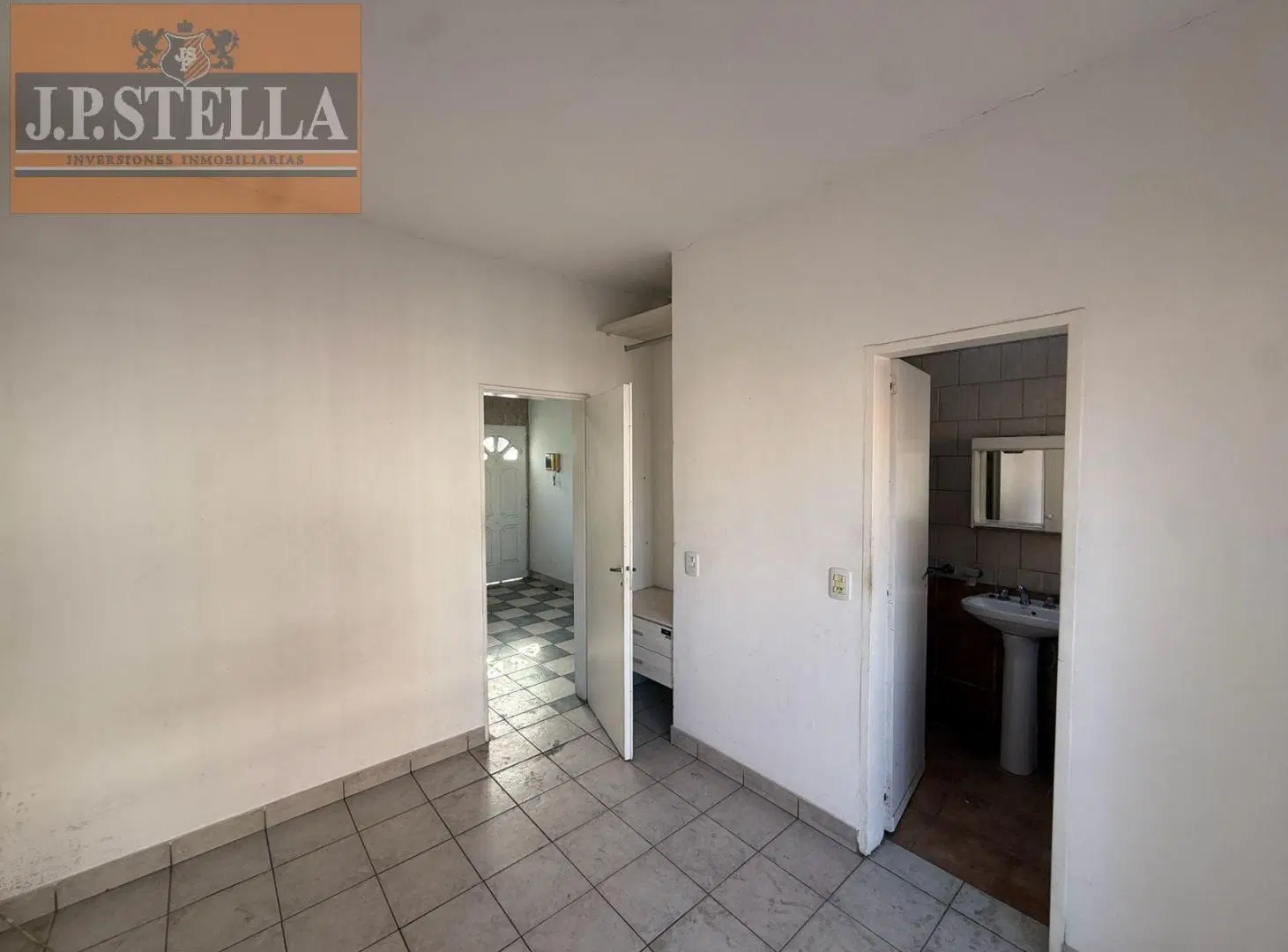 Edificio Comercial en PH en Block - Local al Frente y 10 Dptos de 2 Amb. (355 m²) - S.Justo (Ctro) 4