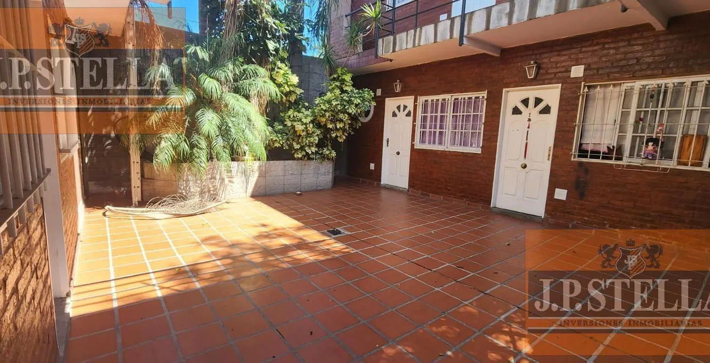 Edificio Comercial en PH en Block - Local al Frente y 10 Dptos de 2 Amb. (355 m²) - S.Justo (Ctro) 2