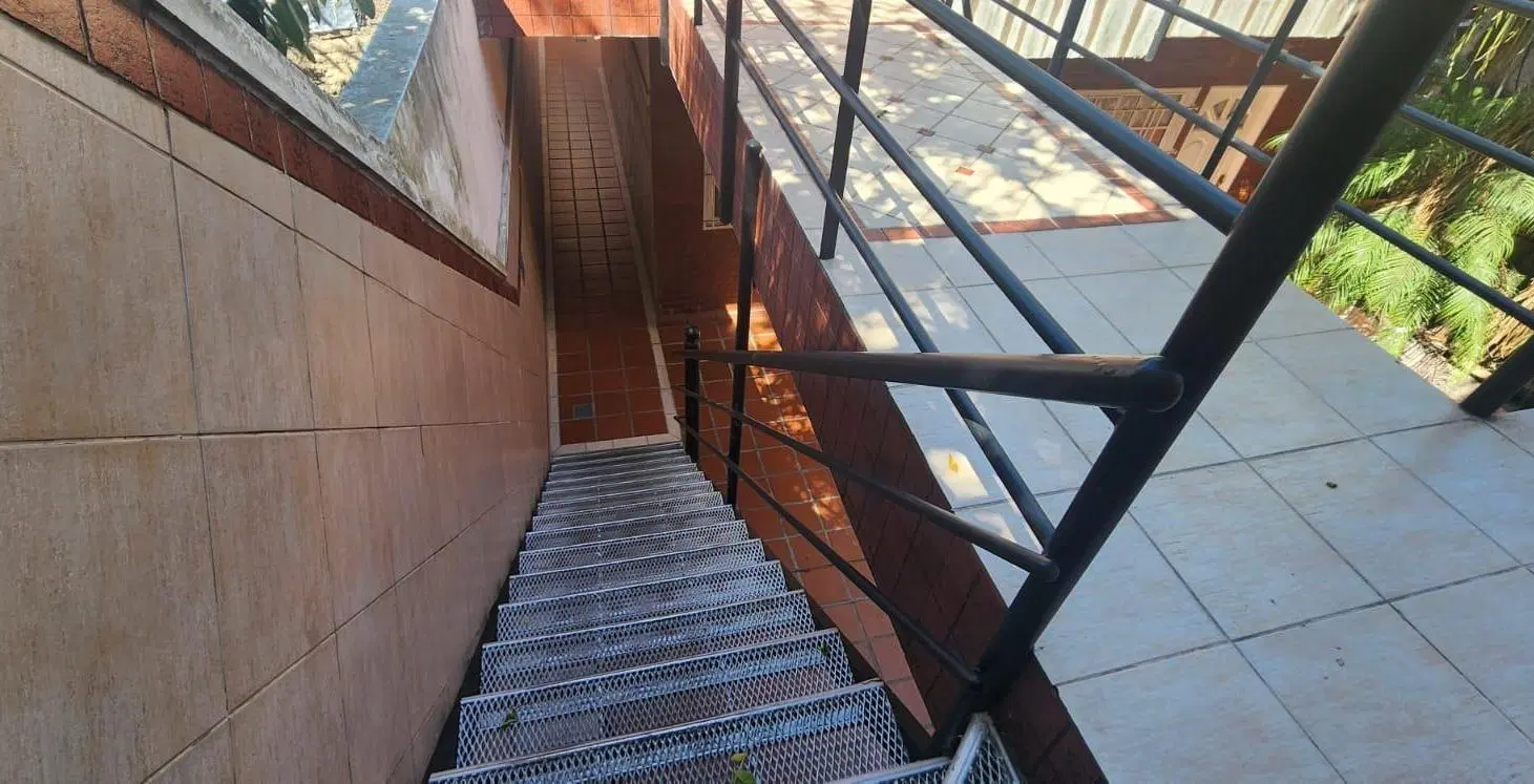 Edificio Comercial en PH en Block - Local al Frente y 10 Dptos de 2 Amb. (355 m²) - S.Justo (Ctro) 3
