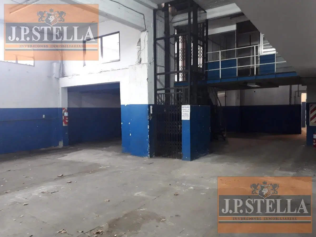 Galpón Industrial 1200 m² en 2 Plantas - Oficinas - Baños y Vestuarios - Montacargas - San Justo 1