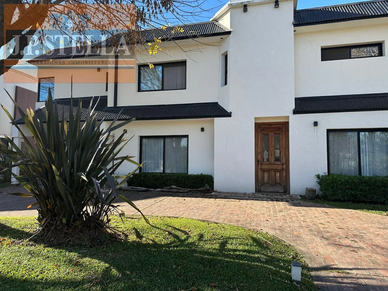 Excelente Casa 6 Amb c/ Pileta 285 m² s/ lote 850 m² - Barrio San Patricio - Moreno 3