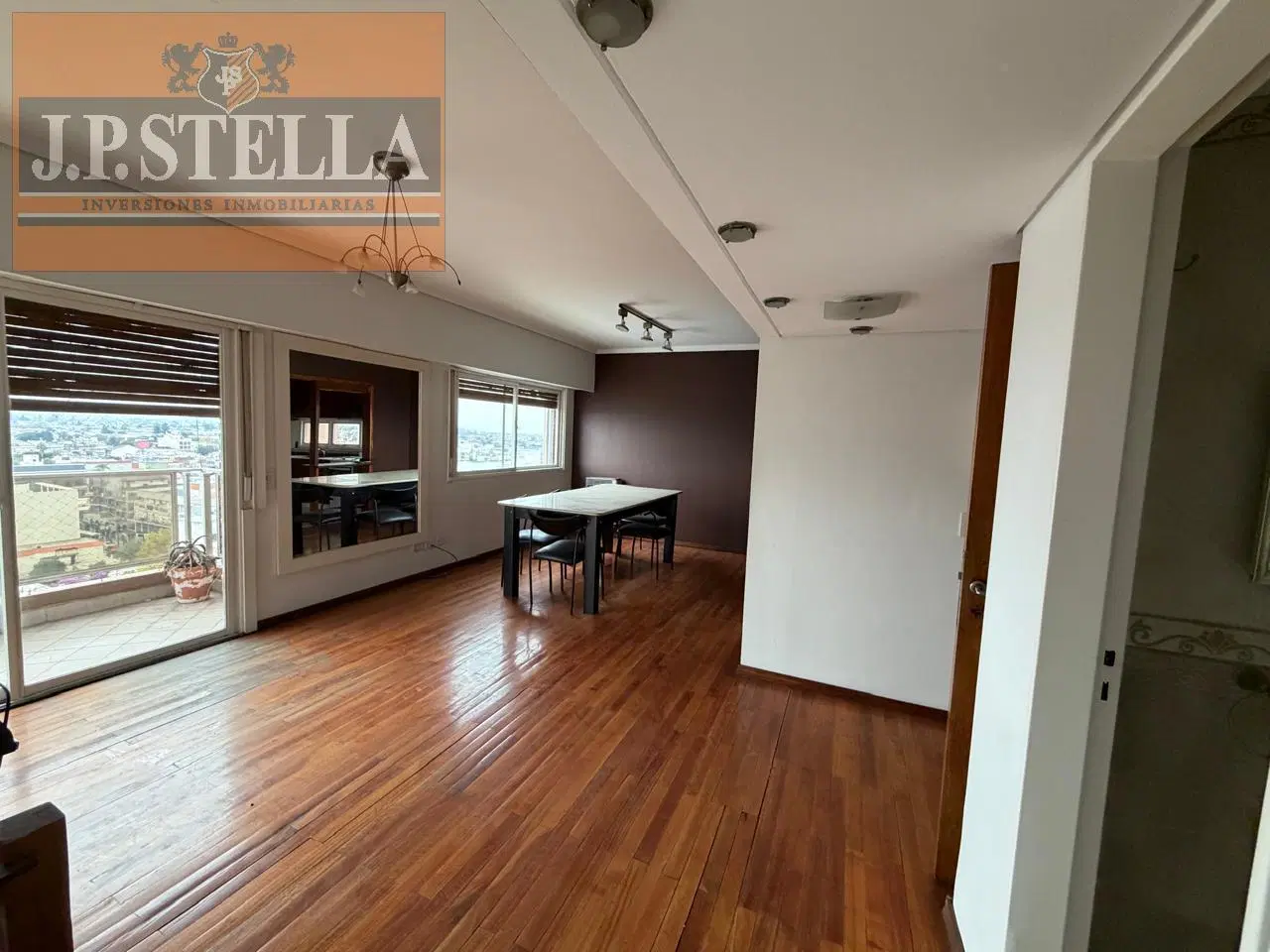 Semi Piso 3 Amb. c/ Cochera - 73 m² - Piso 10 contrafrente - S.Justo (Ctro) 3