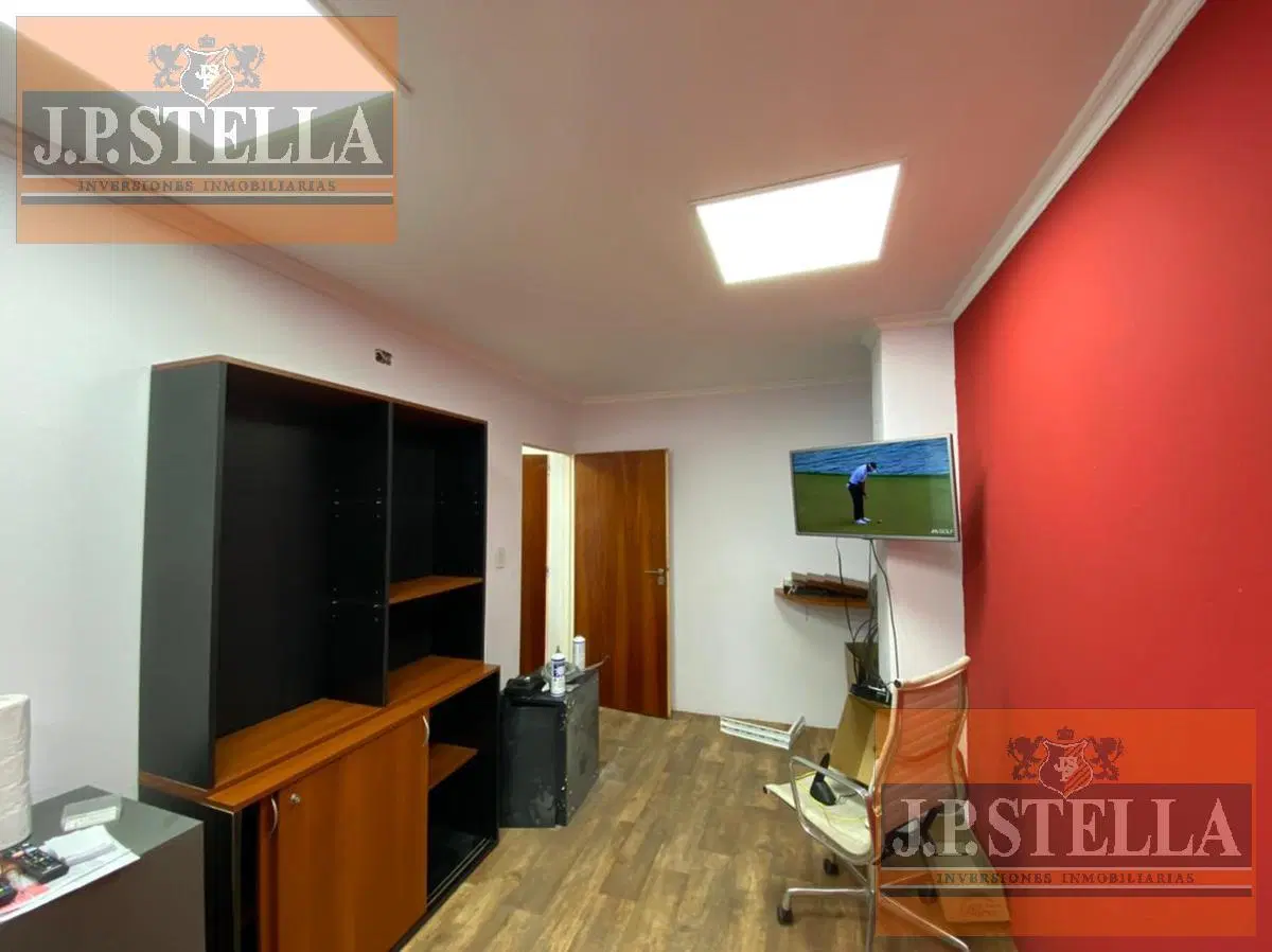 Local Comercial en Esquina 550 m²  c/ Estacionamiento propio - Villa Luzuriaga 5