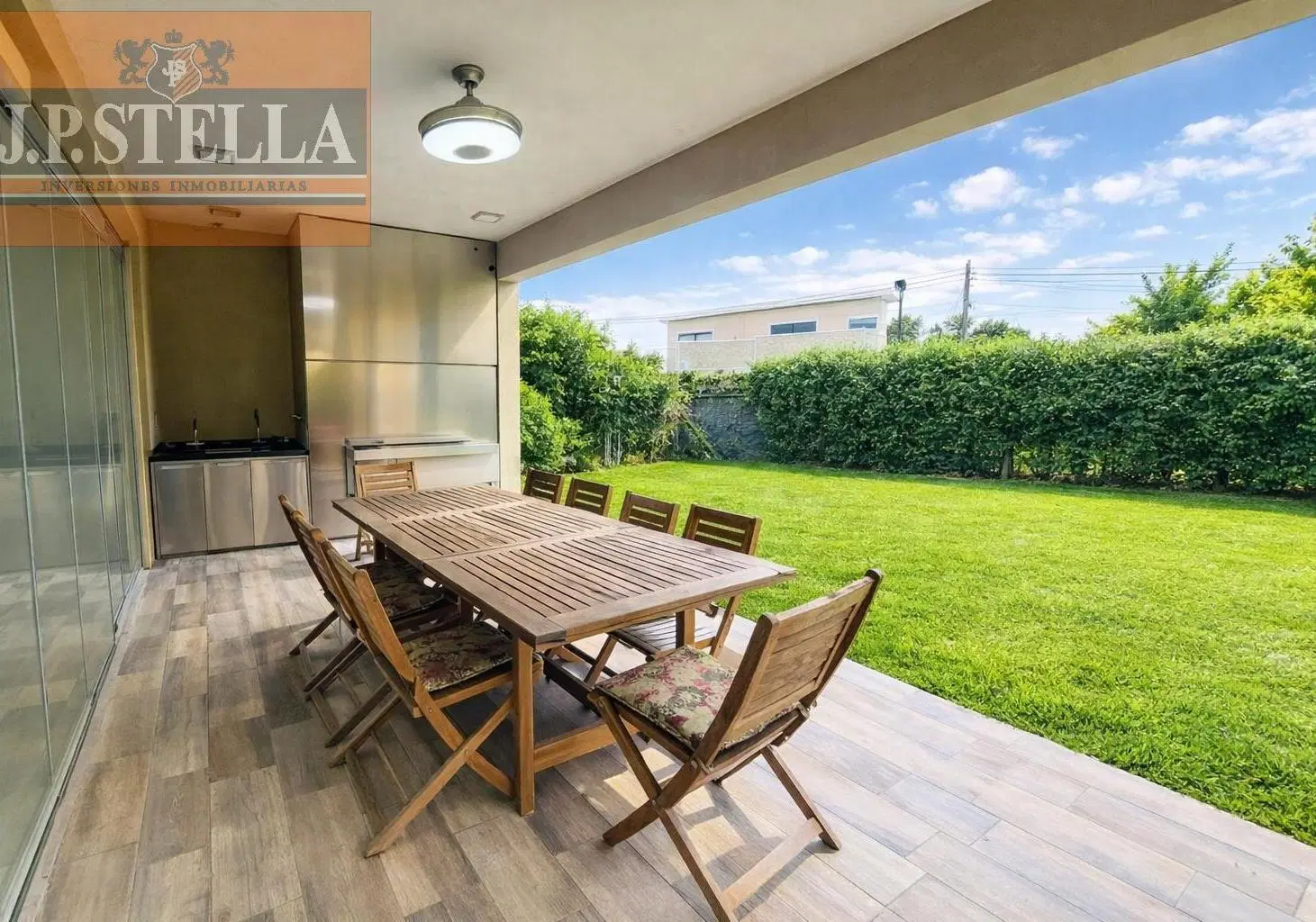 Excelente Casa 5 amb. 225 m² Cub en Lote de 496 m² en Banco Provincia De Bs. As. 4