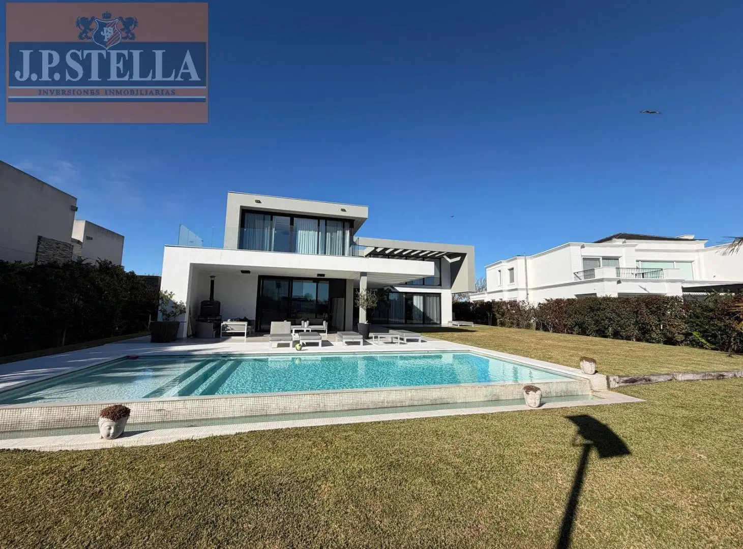 Excelente Casa 6 amb. 647 m² Edificados s/ Lote 1.395 m² en Terravista 3