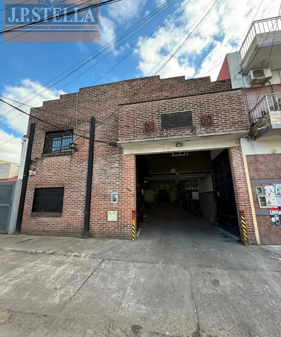 Galpón Industrial 645 m² Edificados en 2 Lotes - Baños y Vestuarios - Tablada 3