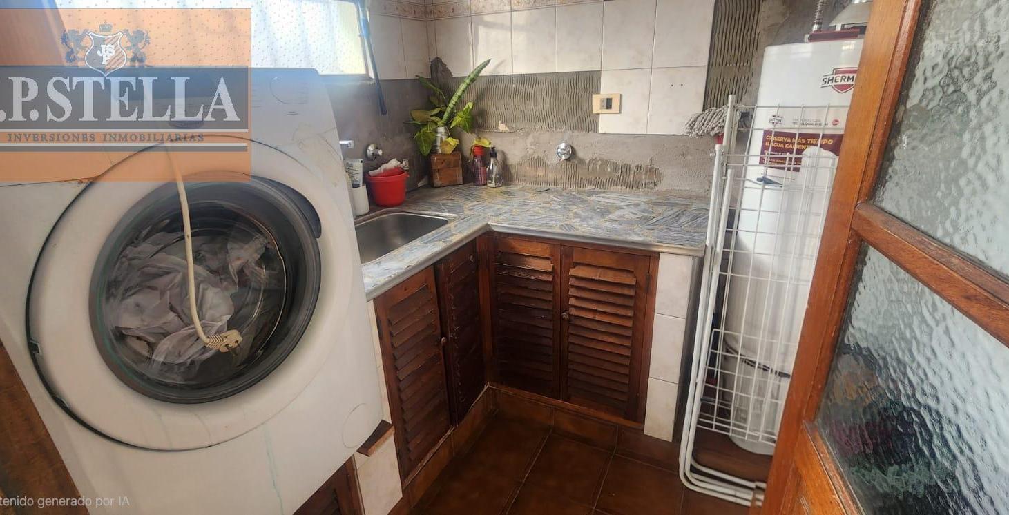 Foto de Casa de 4 amb. con cochera y quincho Casa de 3 amb - 281 m² Edificados, imagen 3