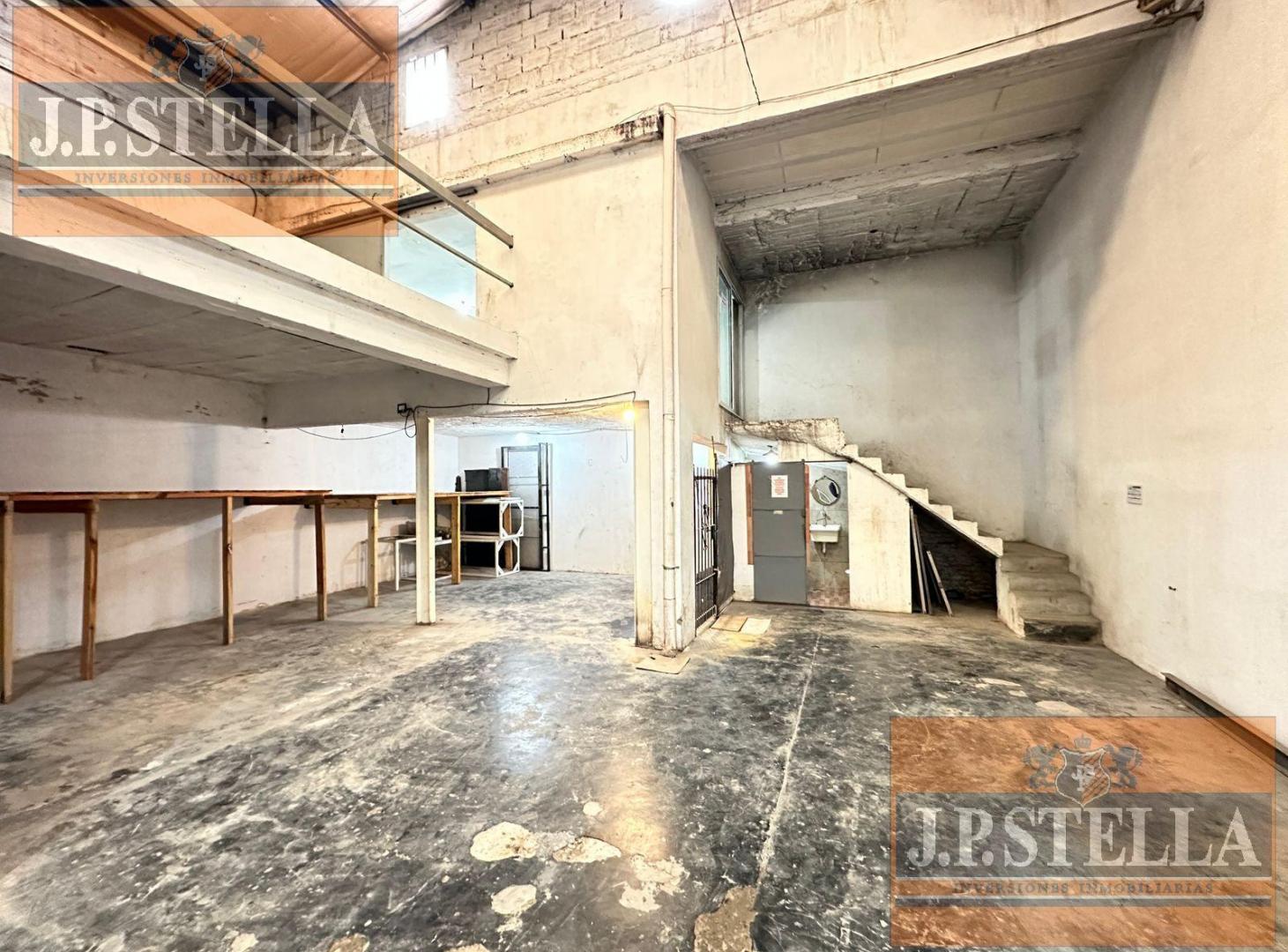 Foto de Galpon Comercial de Losa y Parabólico 420 m² - Haedo, imagen 5