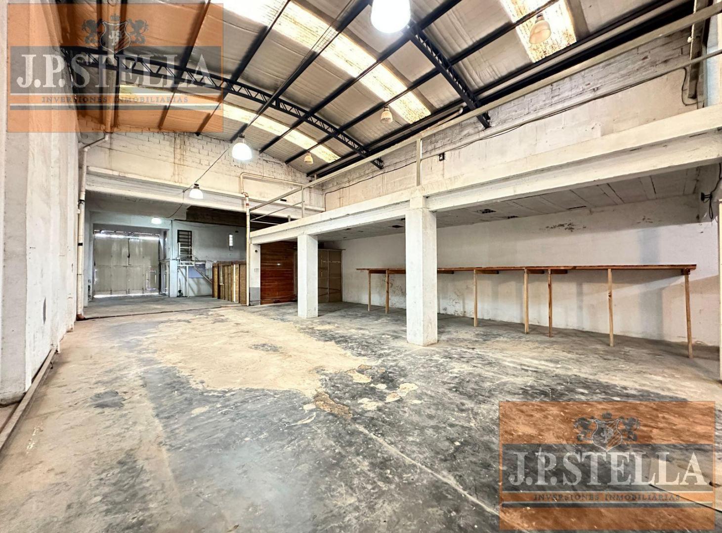 Foto de Galpon Comercial de Losa y Parabólico 420 m² - Haedo, imagen 2