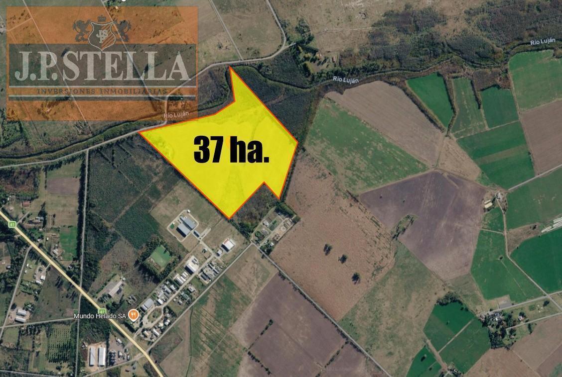 Foto de Campo Industrial 37 ha con Vivienda y 2 Galpones - 560 m² Edificados, imagen 1
