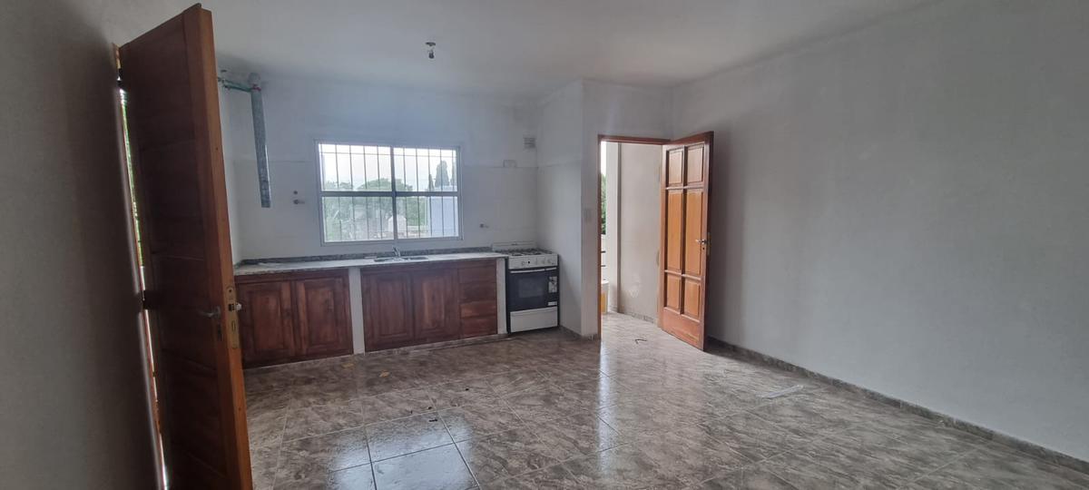 Foto de ALQUILER DPTO 3 AMBIENTES EN LLAVALLOL, imagen 2