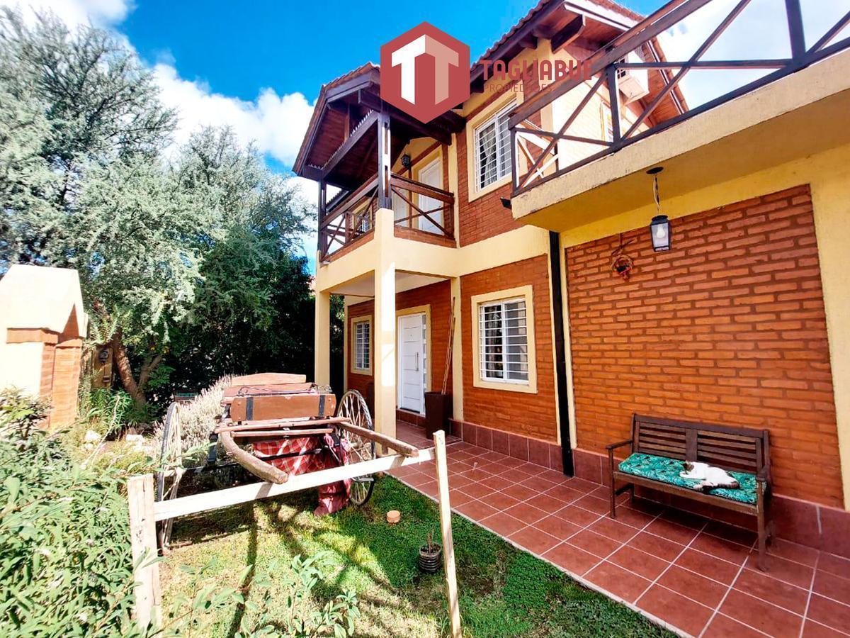 Amplia Casa en Zona Residencial 4