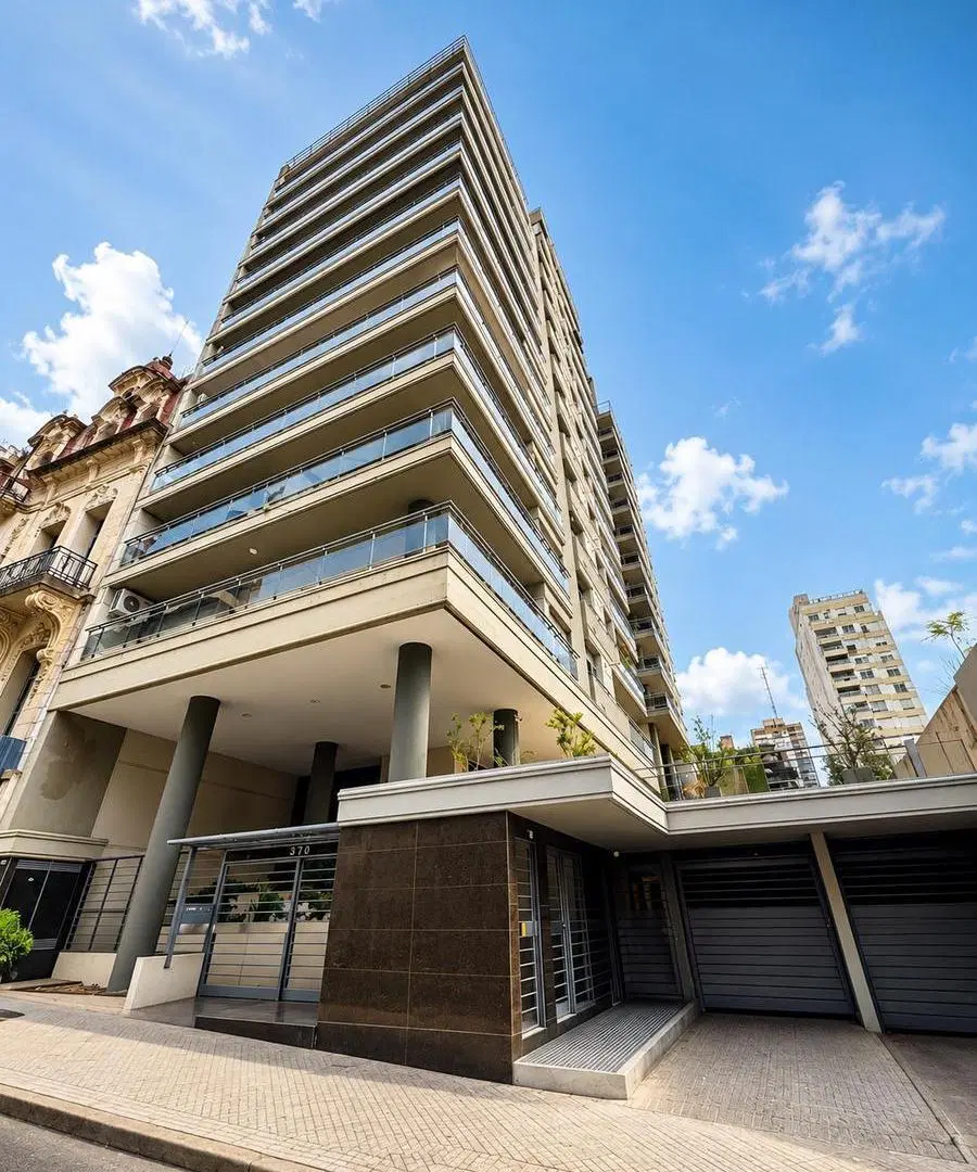 Departamento 3 dormitorios y 2 cocheras en Parque España 5