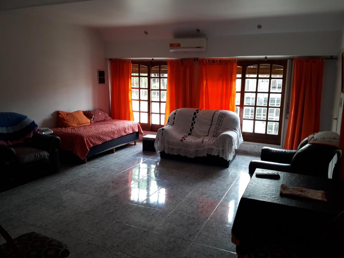Comoda Casa 2 Pl. 4 Dorm. Gge Pasante / Permuta Menor Valor 4
