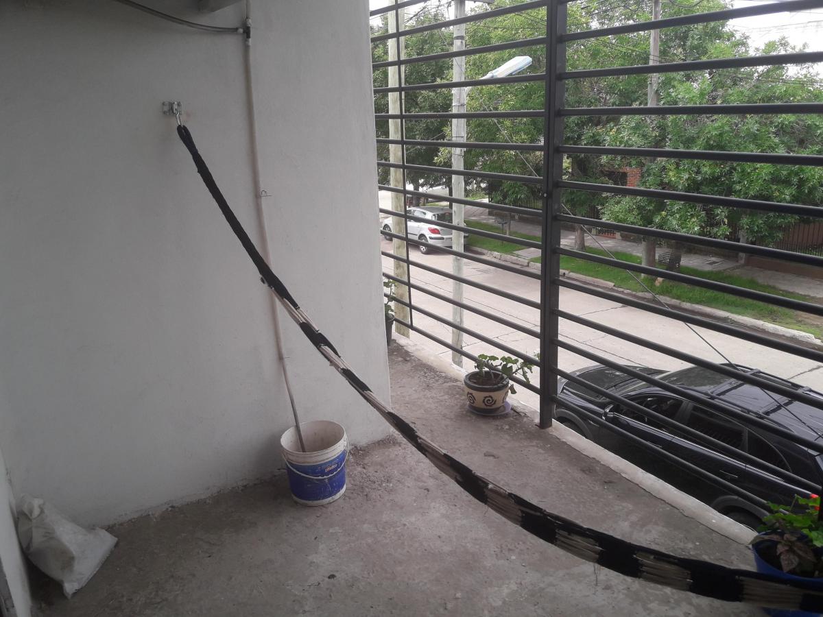 Comoda Casa 2 Pl. 4 Dorm. Gge Pasante / Permuta Menor Valor 2
