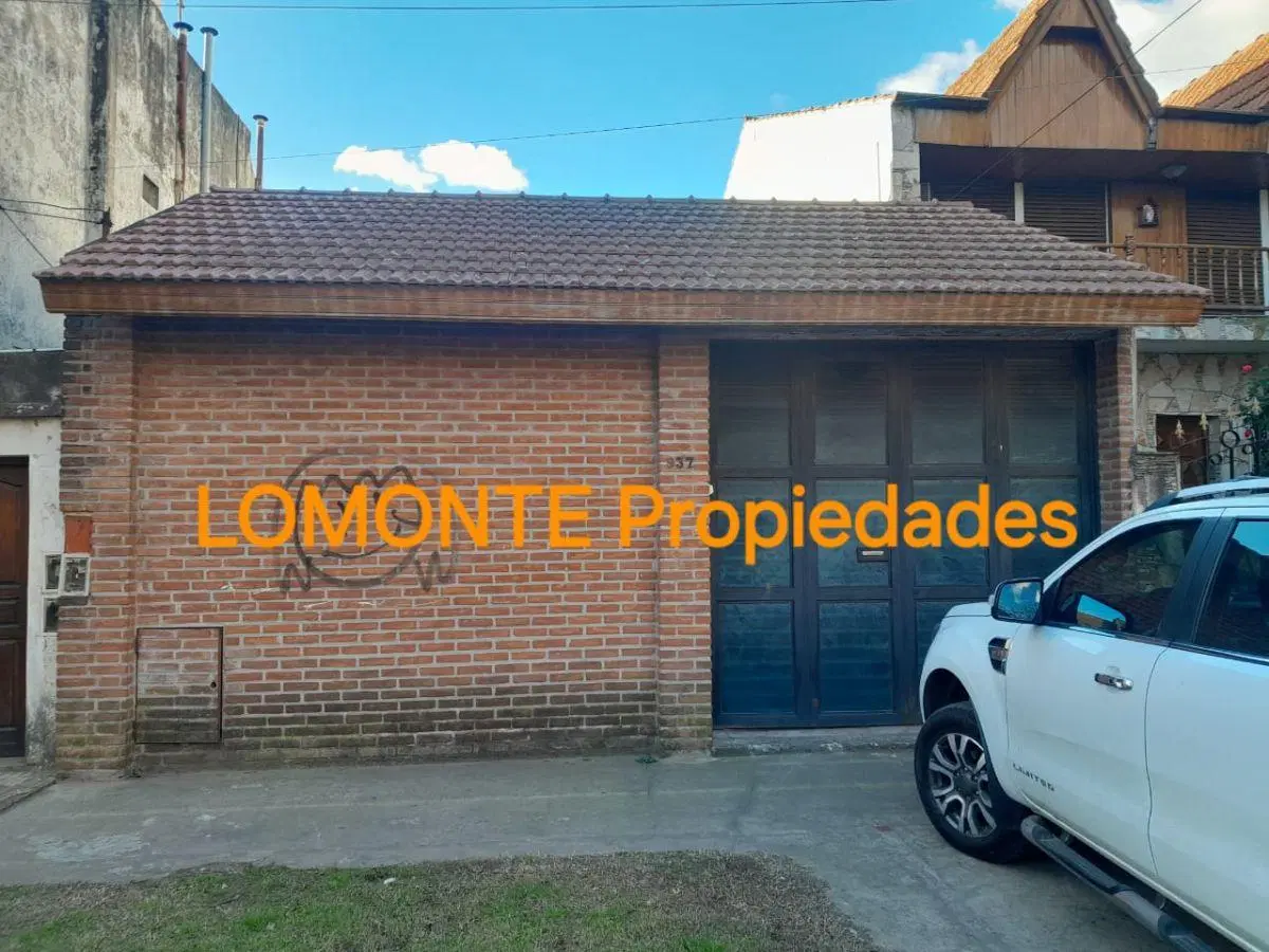 T/casa 3 Amb., con 2 baños, parque con parrilla y cochera. 1