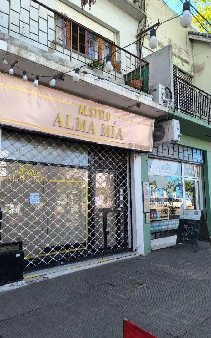 Local en Alquiler Los Hornos sobre Av. 137 casi 61– El punto estratégico para tu negocio 3