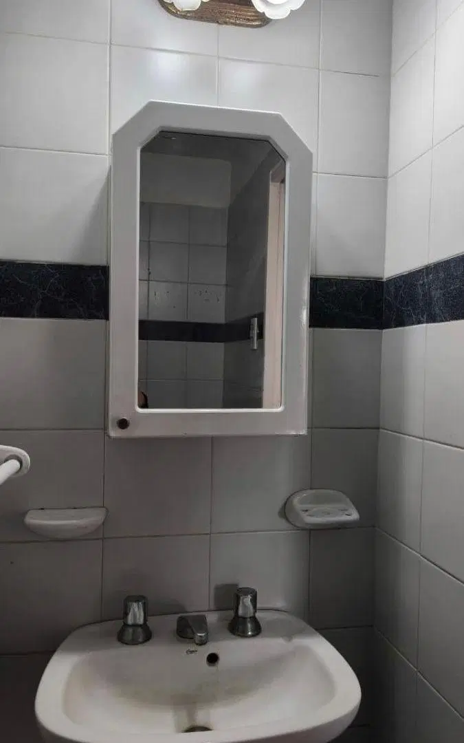 ALQUILER Dpto Primer pisos por escalera Tipo Dúplex , al Frente – Próximo a Plaza Malvinas 5
