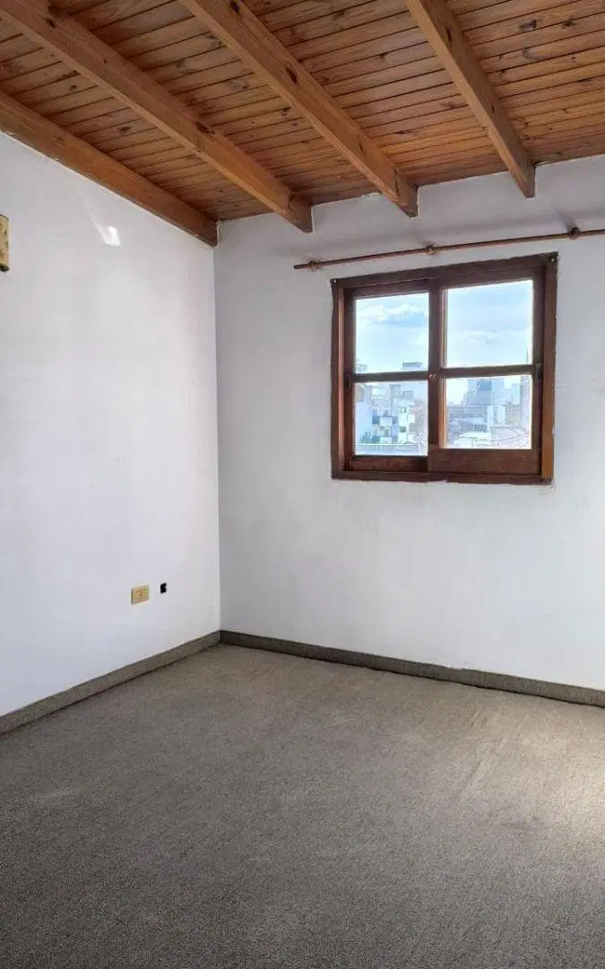 ALQUILER Dpto Primer pisos por escalera Tipo Dúplex , al Frente – Próximo a Plaza Malvinas 3