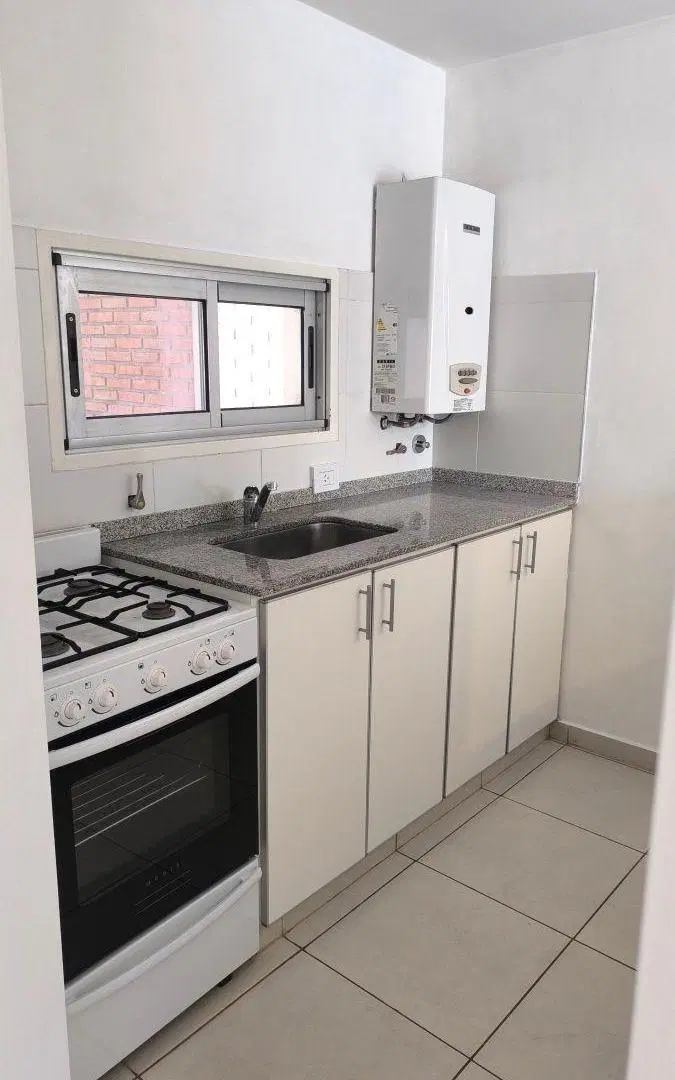 Departamento en Alquiler – Calle 10 e/45 y 46, La Plata- Un dorm y balcón 3
