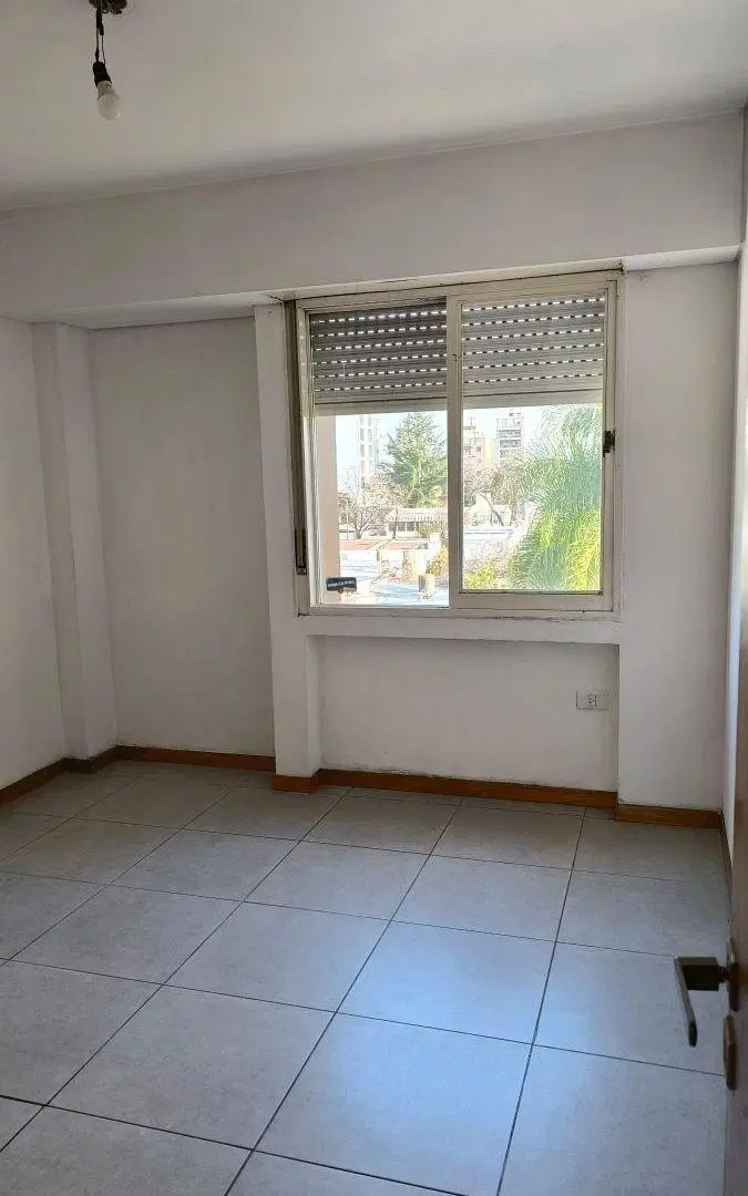 ALQUILER – Semipiso al Frente en Excelente Ubicación 17 e/ Diag. 73 y 47 8