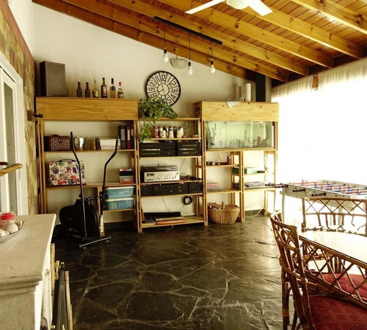 VENTA CASA DE TRES AMBIENTES EN LANUS