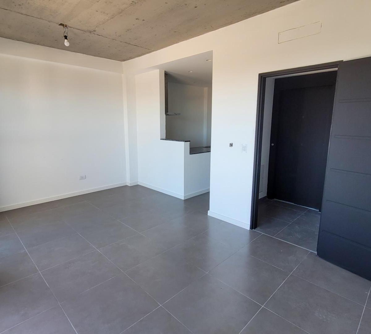 VENTA DEPARTAMENTO DE 2 AMBIENTES EN BERNAL CENTRO