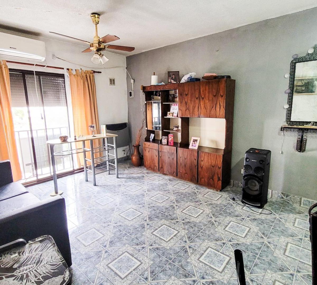 Foto de VENTA DEPARTAMENTO DE CUATRO AMBIENTES EN WILDE, imagen 3