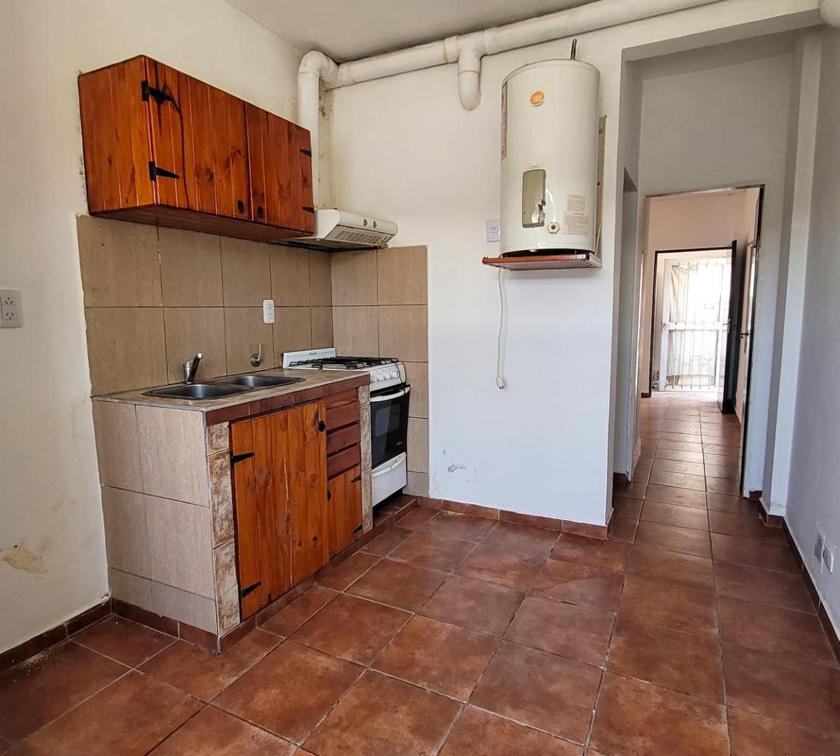 Venta de Galpon con Departamentos 2