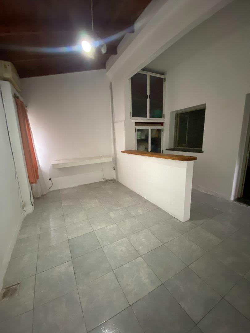 Foto de VENTA DEPARTAMENTO TIPO CASA DE TRES AMBIENTES EN WILDE, imagen 3