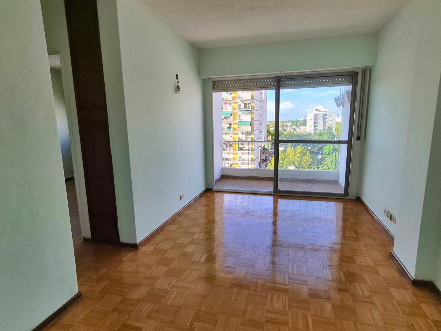 VENTA DEPARTAMENTO DE 2 AMBIENTES CON BALCON EN WILDE CENTRO