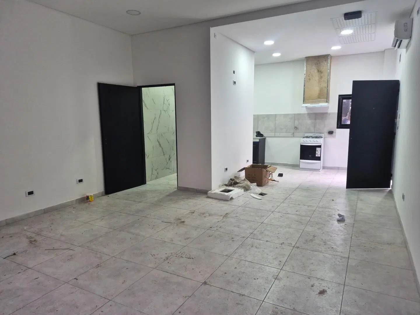 ALQUILER LOCAL EN WILDE CENTRO 2
