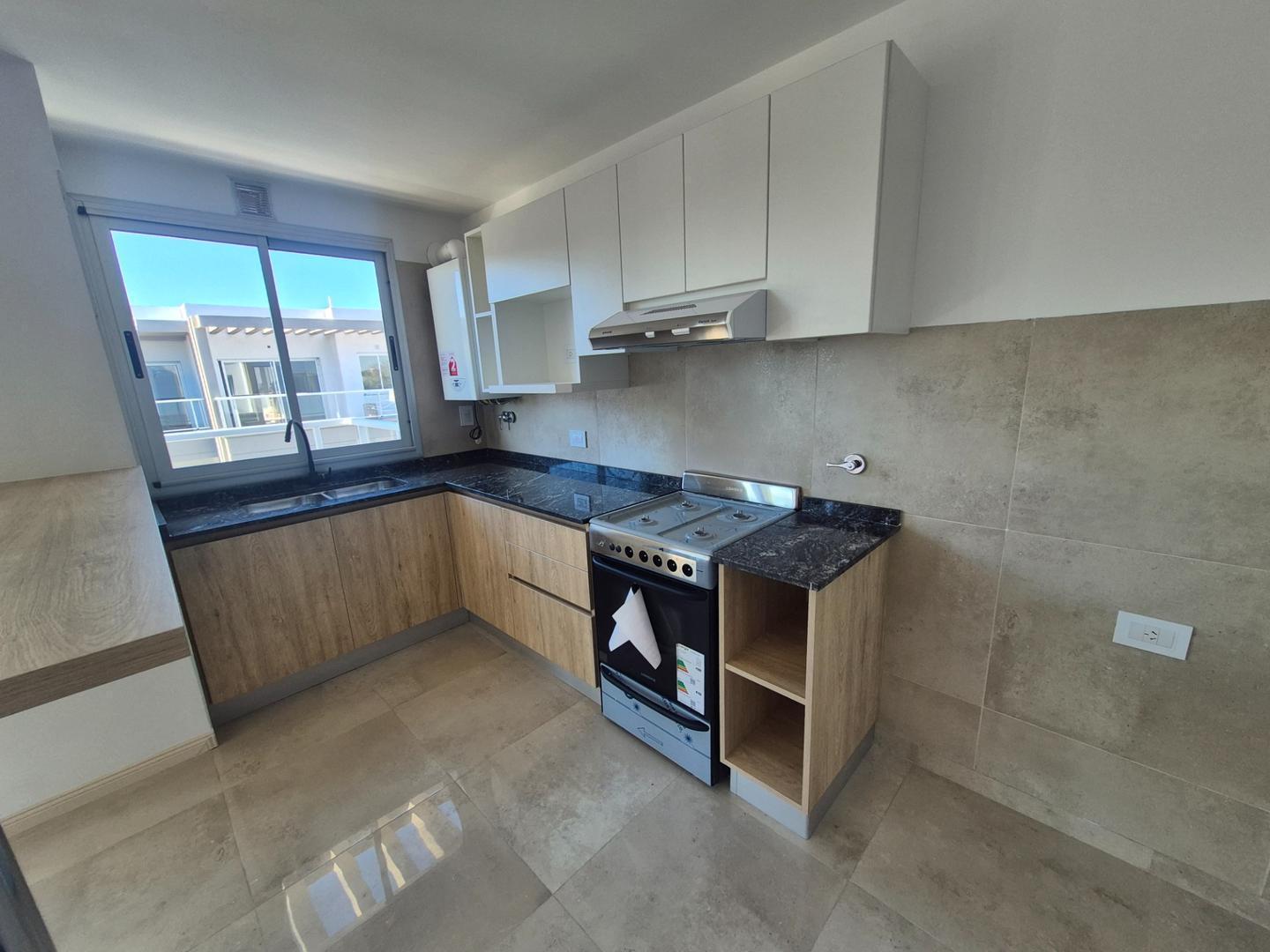 Foto de ALQUILER DEPARTAMENTO DE TRES AMBIENTES EN BARRIO CERRADO, imagen 5