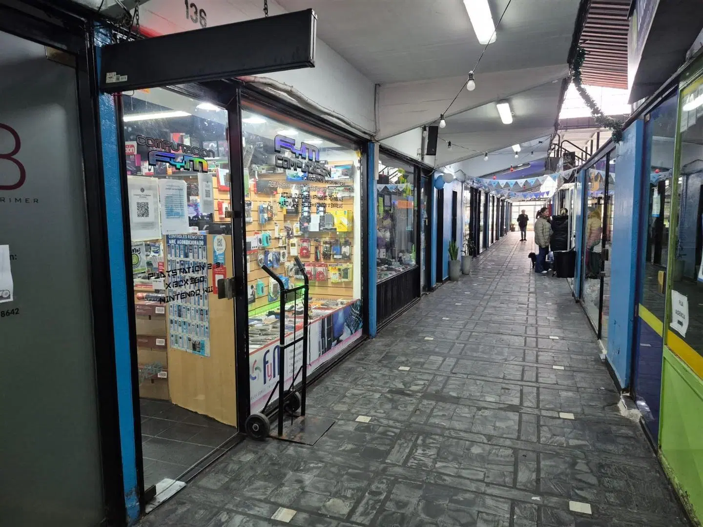 VENTA LOCAL CENTRO COMERCIAL DE WILDE ESTE 4