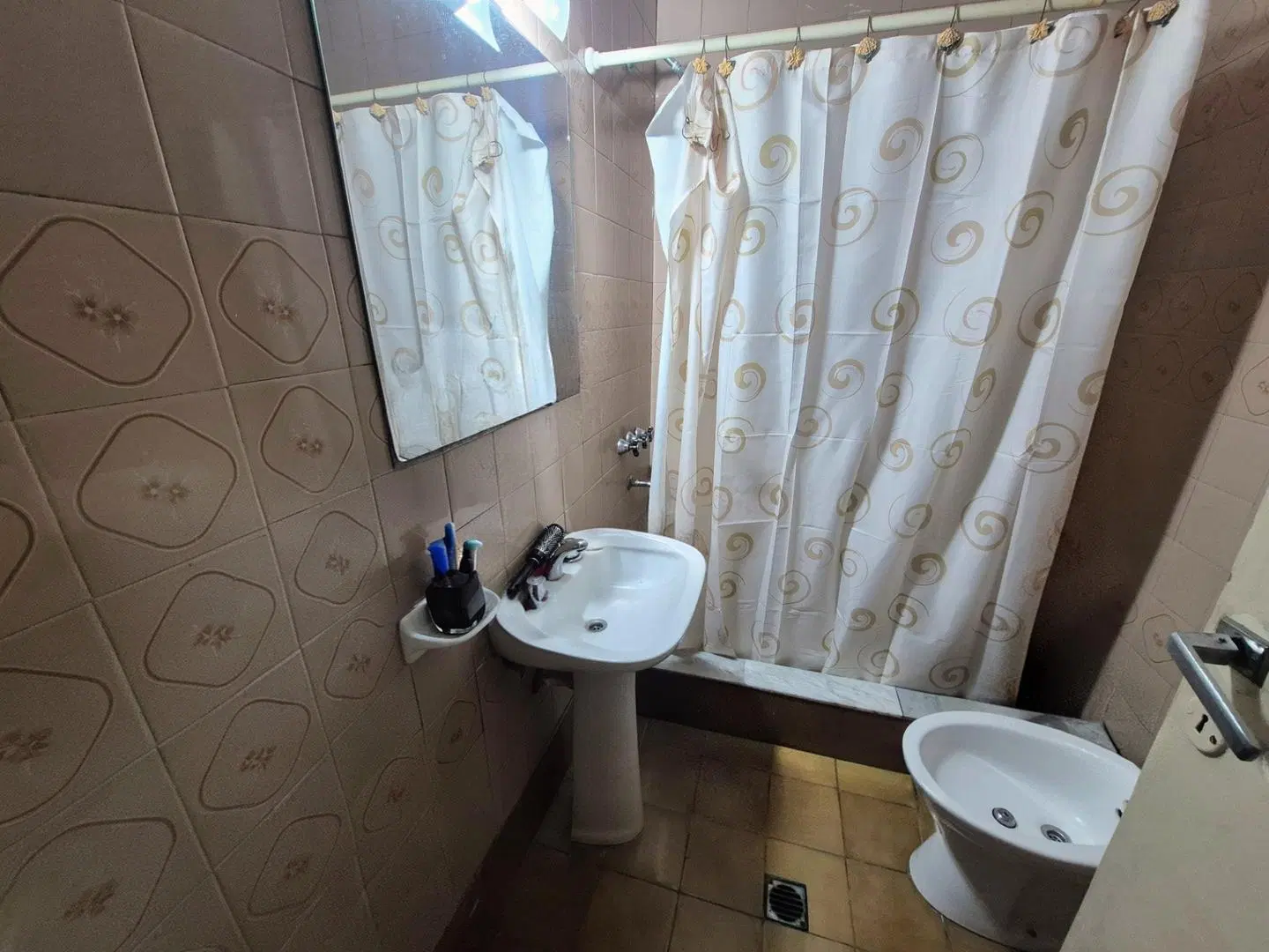 DEPARTAMENTO TIPO CASA DE 3 AMBIENTES EN WILDE OESTE 4