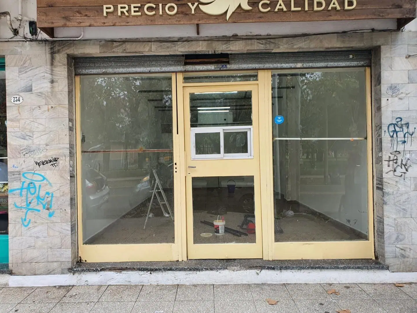 ALQUILER LOCAL SOBRE CALLE COMERCIAL EN WILDE 1
