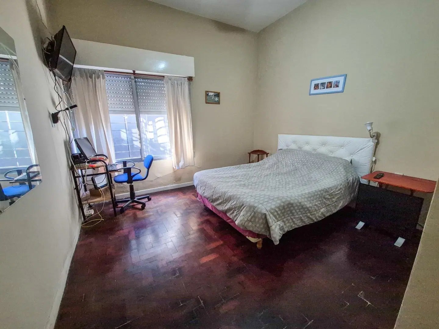 VENTA DEPTO TIPO CASA DE CUATRO AMBIENTES SOBRE AVENIDA 4