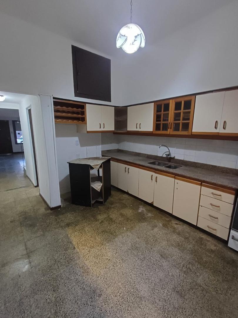 Foto de VENTA DEPARTAMENTO TIPO CASA DE 4 AMBIENTES EN BERNAL, imagen 4