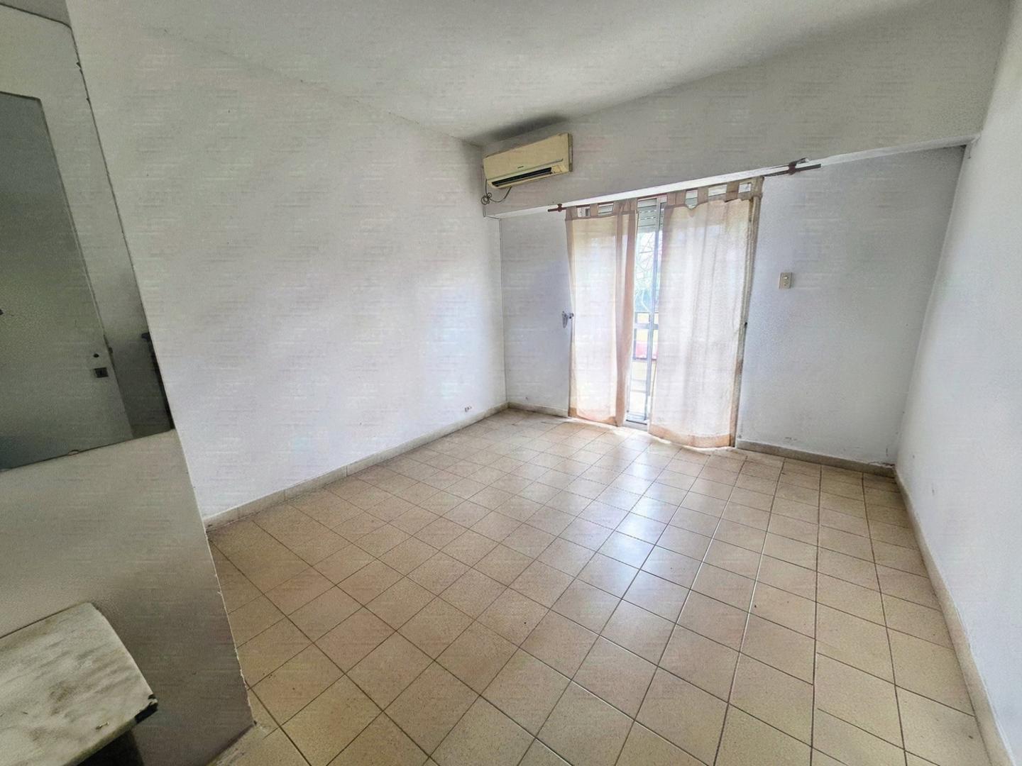 Foto de VENTA DUPLEX DE TRES AMBIENTES CON PATIO Y BALCON, imagen 4