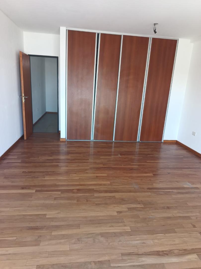 Foto de VENTA DEPARTAMENTO DE 2 AMBIENTES CON DOBLE COCHERA, imagen 4