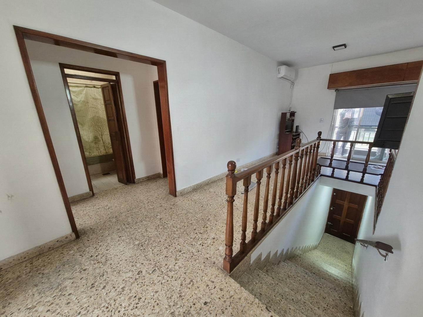 Foto de VENTA CASA DE TRES AMBIENTES SOBRE AVENIDA EN VILLA DOMINICO, imagen 5