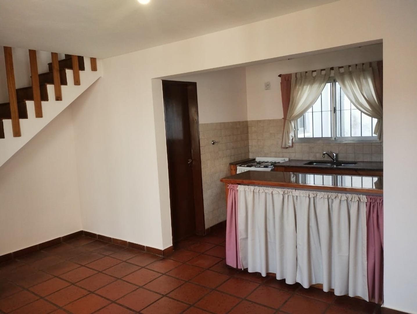 Foto de VENTA DEPARTAMENTO TIPO CASA EN WILDE CON ESPACIO GUARDAAUTO, imagen 1