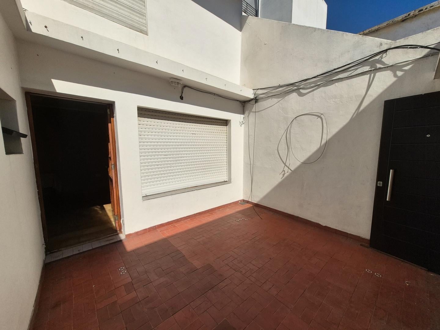 Foto de VENTA DEPTO TIPO CASA DE 2 AMBIENTES EN VILLA DOMINICO, imagen 1