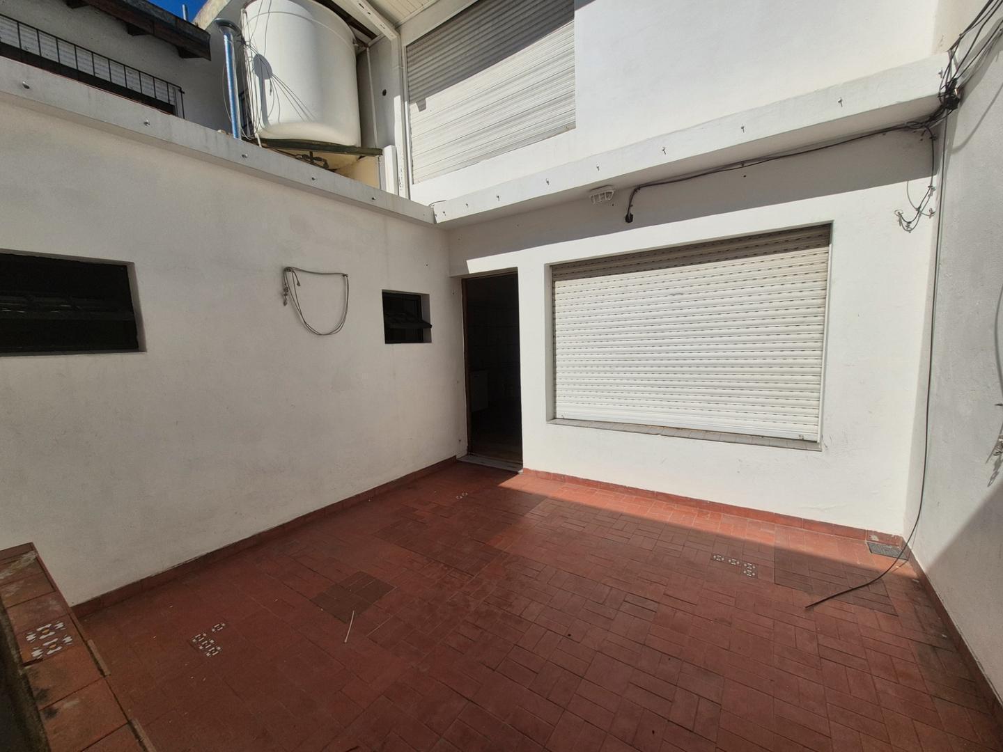 Foto de VENTA DEPTO TIPO CASA DE 2 AMBIENTES EN VILLA DOMINICO, imagen 2