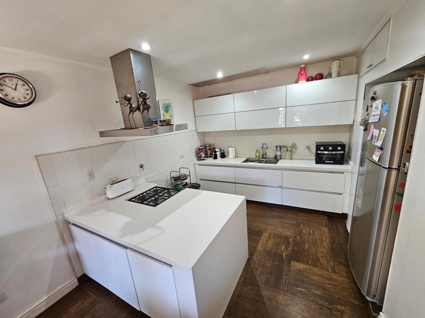 Foto de VENTA CASA DE 4 AMBIENTES A METROS DE AV MITRE, imagen 5